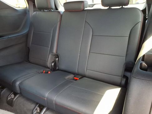 Used 2024 Chevrolet Traverse RS AWD/4WD image 13