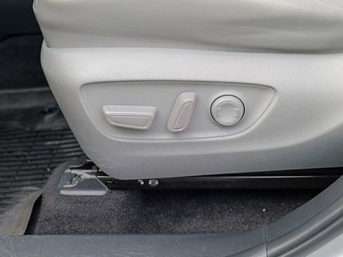 Used 2023 Toyota Highlander XLE image 24