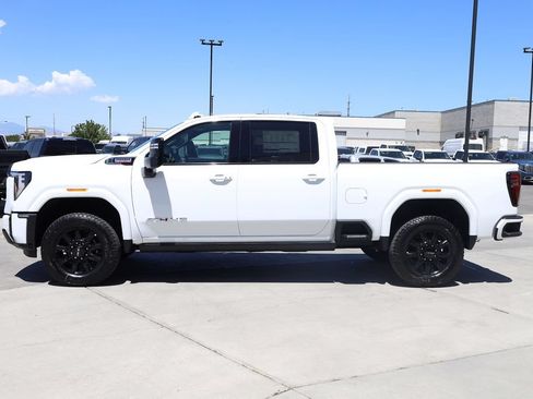 New 2026 GMC Sierra 3500 AT4 w/ AT4 Premium Plus Package AWD/4WD image 3