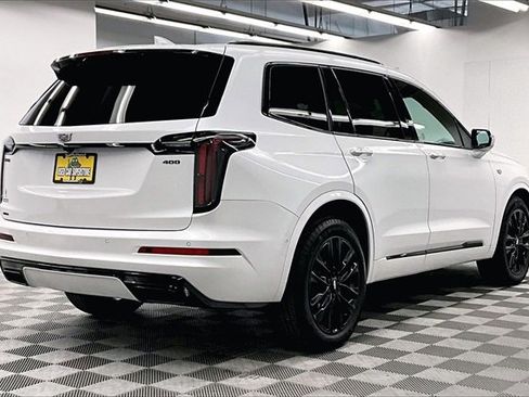 Used 2024 Cadillac XT6 Sport image 12