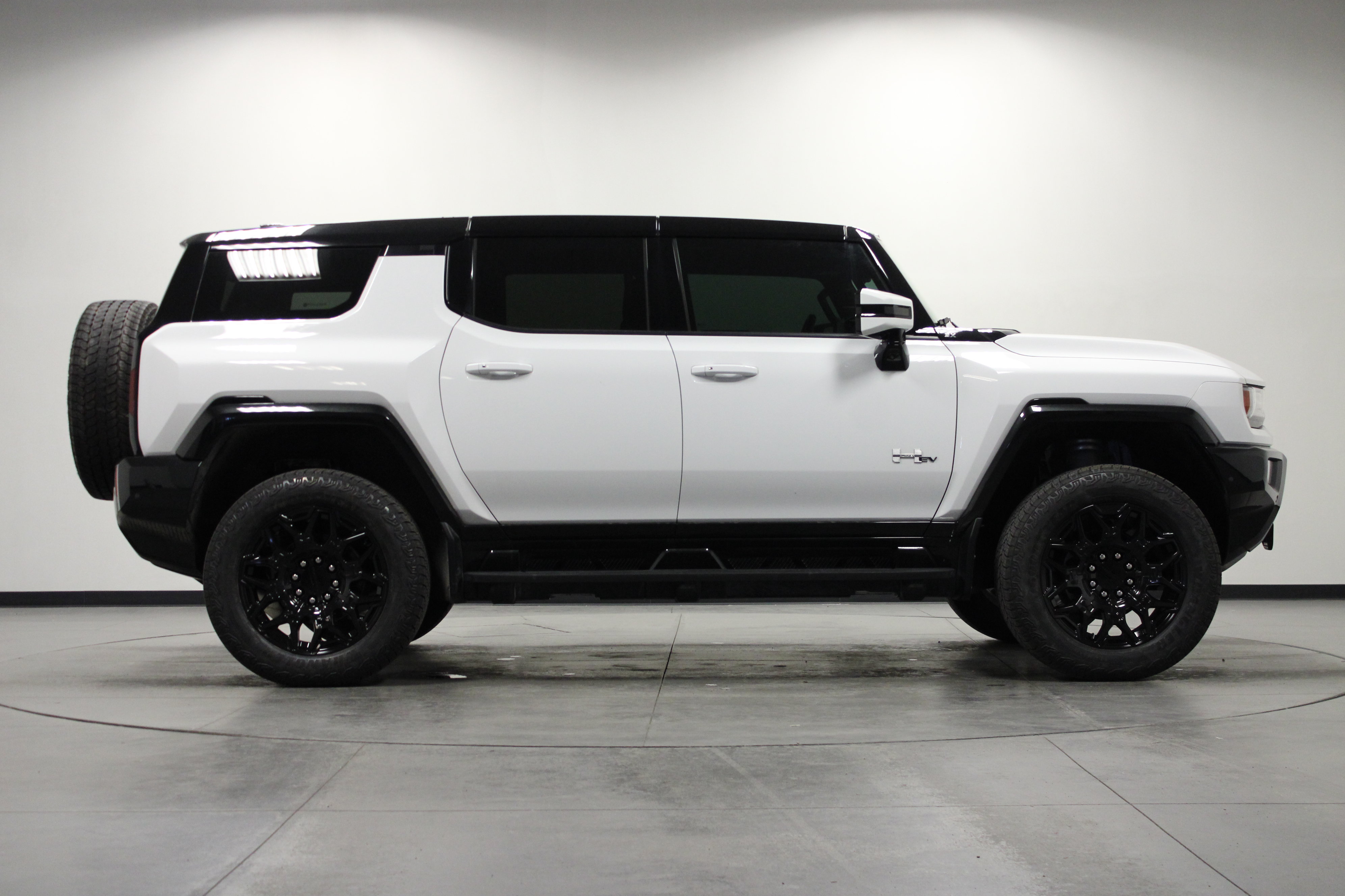Used 2025 GMC Hummer EV 3X AWD/4WD image 3