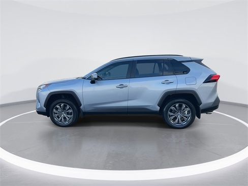 Used 2025 Toyota RAV4 XLE Premium image 5
