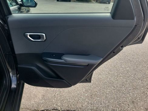 Used 2025 Kia K4 LXS image 38