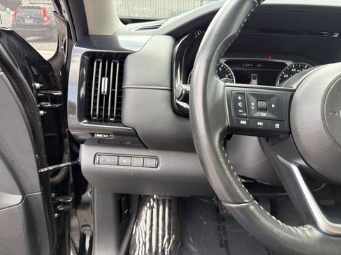 Certified 2024 Nissan Pathfinder SV AWD/4WD image 13