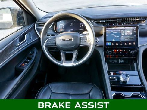 Used 2023 Jeep Grand Cherokee Limited w/ Luxury Tech Group II image 11