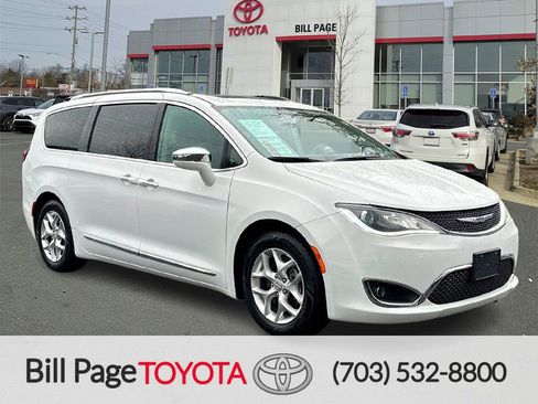 Used 2019 Chrysler Pacifica Limited image 1