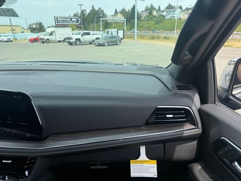 New 2026 Chevrolet Tahoe Premier w/ Sun And Tow Package AWD/4WD image 23