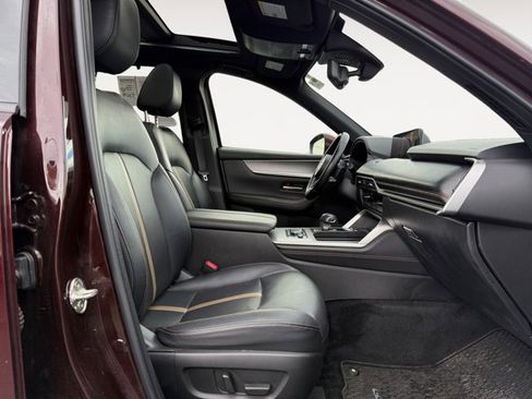 Used 2024 MAZDA CX-90 3.3 Turbo w/ Premium Plus Pkg image 16