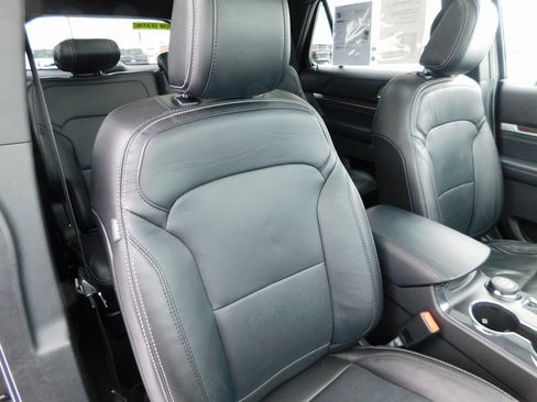Used 2018 Ford Explorer Limited image 21