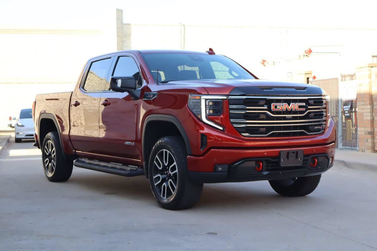 Used 2025 GMC Sierra 1500 AT4 w/ AT4 Premium Package AWD/4WD image 2