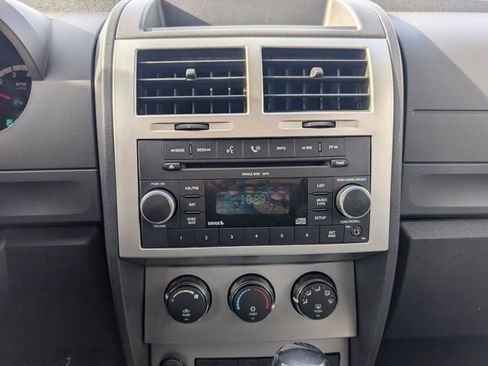 Used 2009 Dodge Nitro SE image 12