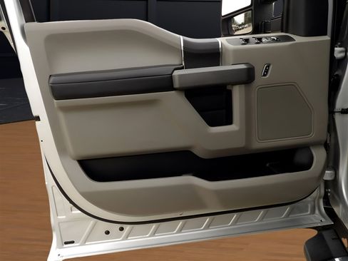 Used 2017 Ford F250 XLT image 10