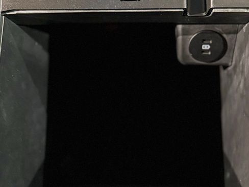 Used 2025 Ford Explorer Active w/ Active Comfort Package image 98