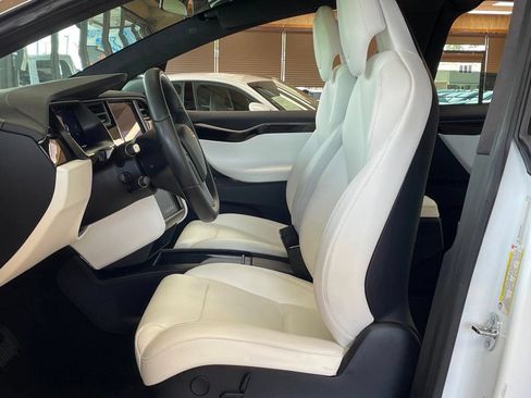 Used 2018 Tesla Model X 75D AWD/4WD image 12