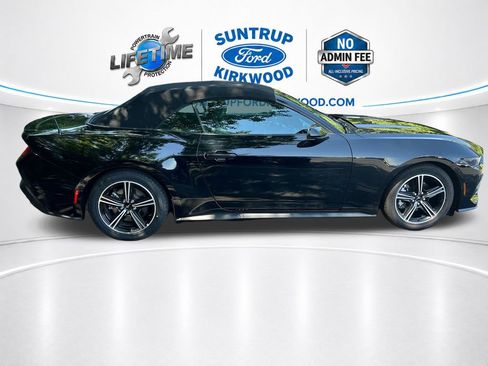Used 2025 Ford Mustang Premium RWD image 8