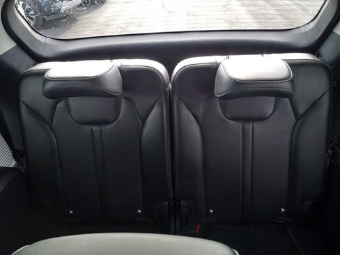 Used 2025 Kia Sorento S image 15