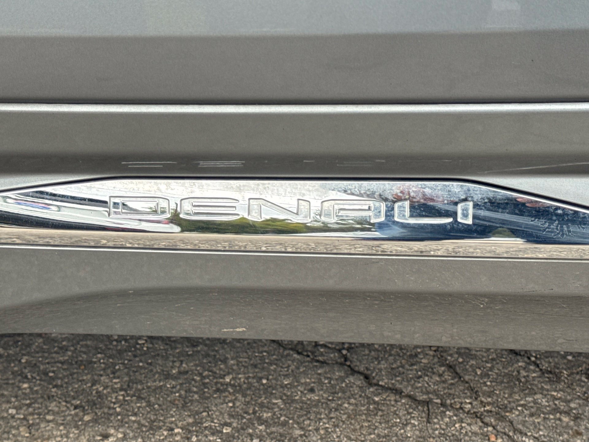 Used 2024 GMC Terrain Denali w/ Denali Premium Package AWD/4WD image 15