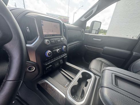 Used 2021 GMC Sierra 2500 Denali w/ Denali Ultimate Package AWD/4WD image 17