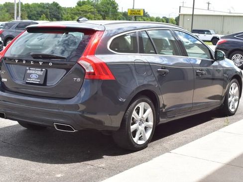 Used 2016 Volvo V60 T5 Premier FWD image 11