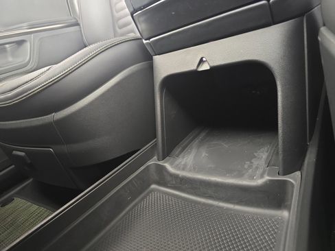 Used 2024 Rivian R1T Adventure image 31