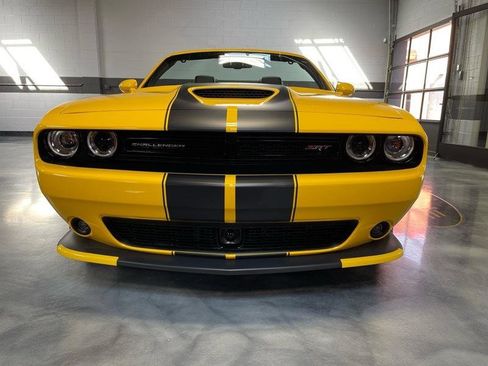 Used 2017 Dodge Challenger SRT w/ Technology Group image 6