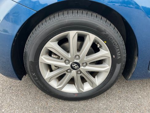 Used 2014 Hyundai Elantra SE w/ Option Group 02 FWD image 26