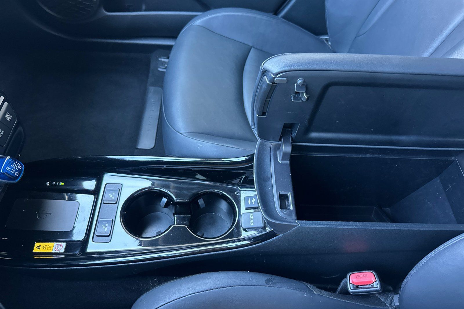 Used 2019 Toyota Prius XLE FWD image 32