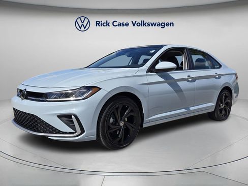 Certified 2025 Volkswagen Jetta SE w/ Sunroof Package image 8