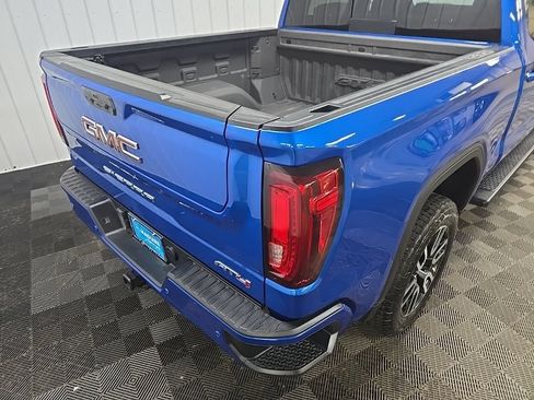 Used 2023 GMC Sierra 1500 AT4 w/ Technology Package AWD/4WD image 13