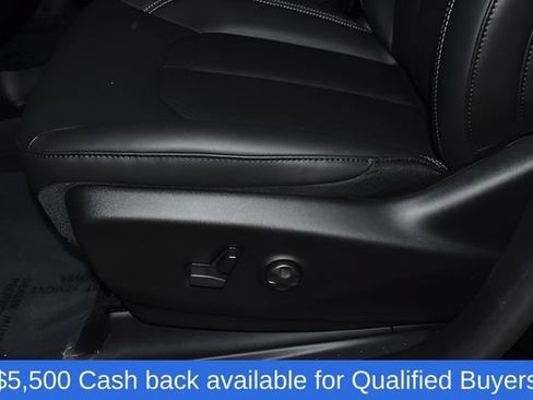 New 2026 Chrysler Pacifica Select w/ S Appearance Package FWD image 15