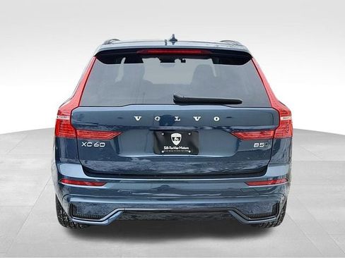New 2025 Volvo XC60 B5 Plus w/ Climate Package image 4