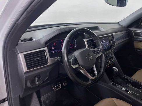 Used 2020 Volkswagen Atlas Cross Sport SEL R-Line FWD image 10