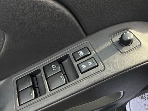 Certified 2025 Nissan Frontier SV image 20