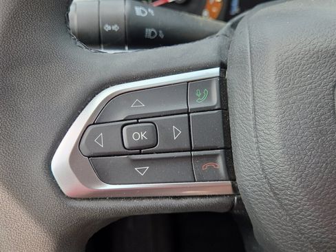 Used 2024 Jeep Compass Latitude AWD/4WD image 19