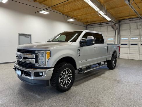 Used 2017 Ford F250 Lariat w/ Lariat Value Package image 8