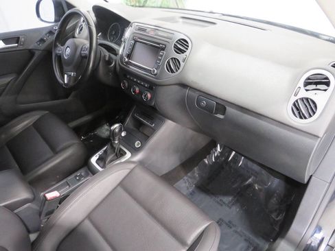 Used 2015 Volkswagen Tiguan SE image 7