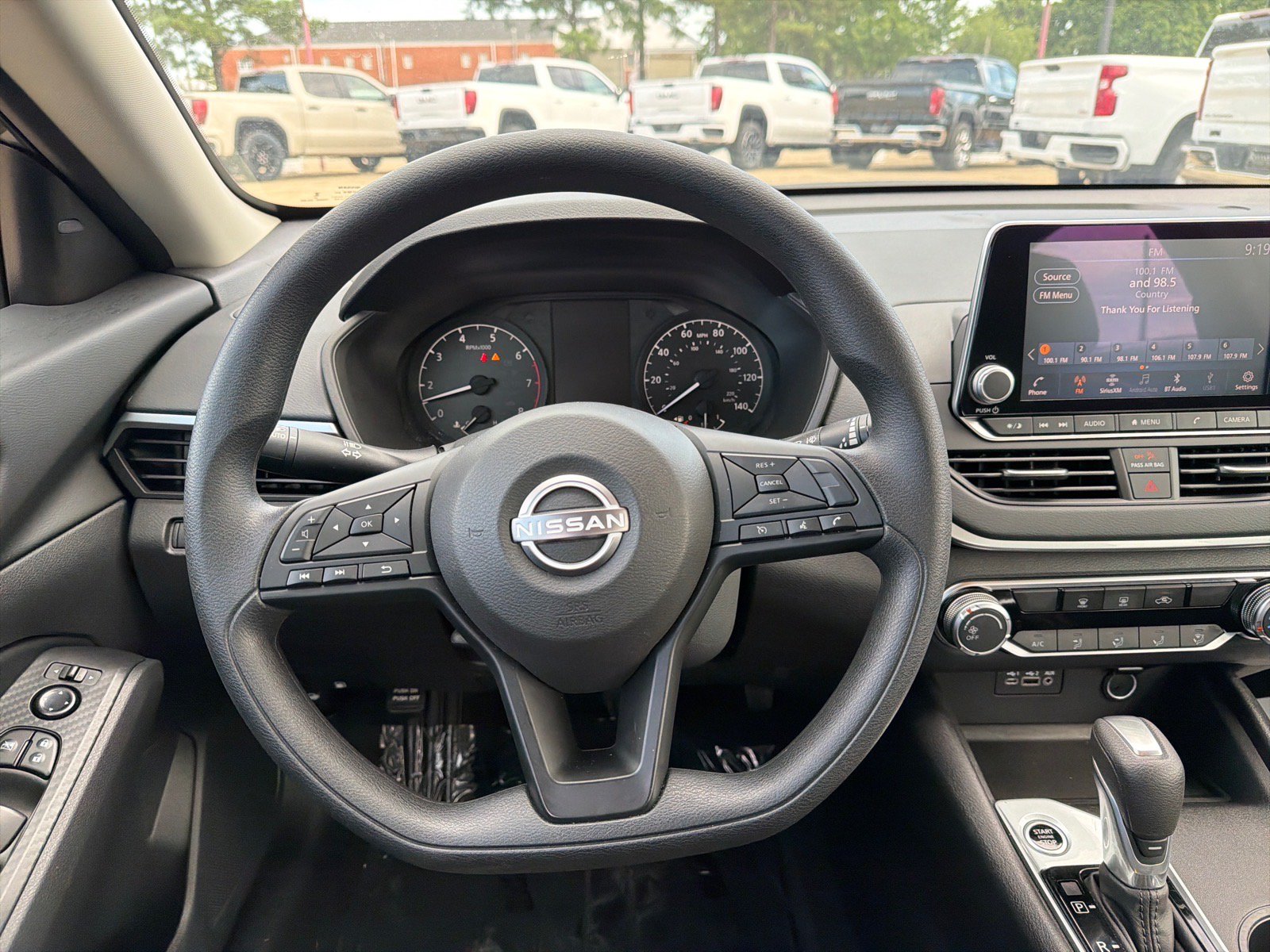 Used 2025 Nissan Altima 2.5 S FWD image 16