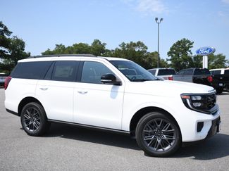 New 2027 Ford Expedition Platinum w/ Stealth Appearance Package RWD video 1