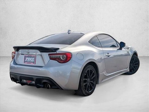 Used 2018 Toyota 86 image 5