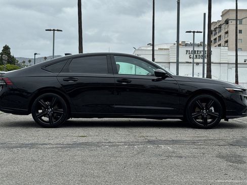 Used 2023 Honda Accord Sport image 3