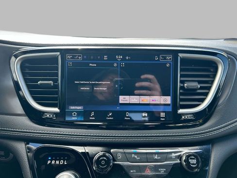 New 2026 Chrysler Pacifica Select image 11