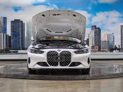 Certified 2024 BMW 430i Convertible w/ Convenience Package image 6