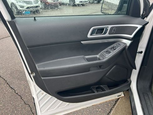 Used 2013 Ford Explorer XLT AWD/4WD image 15