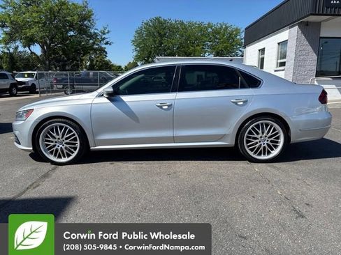 Used 2018 Volkswagen Passat 2.0T SE w/ SE Lighting Package FWD image 8