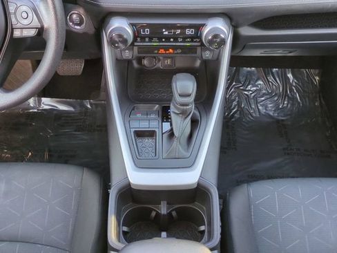 Used 2024 Toyota RAV4 XLE FWD image 17
