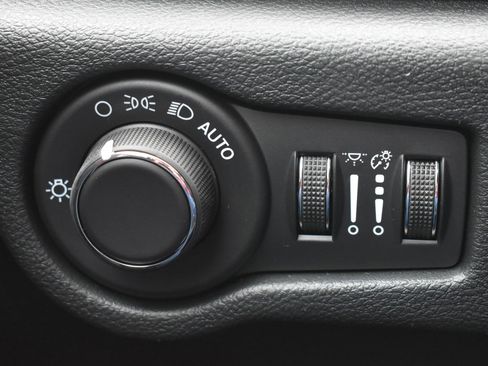 New 2026 Chrysler Voyager LX FWD image 20