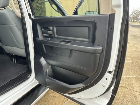 Used 2018 RAM 2500 Tradesman w/ Chrome Appearance Group image 36