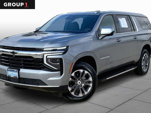 Used 2026 Chevrolet Suburban LS image 1