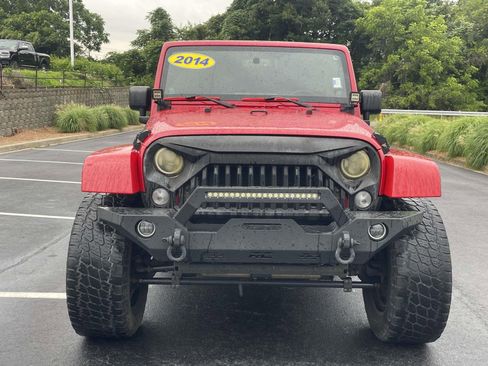 Used 2014 Jeep Wrangler Unlimited Sahara w/ Connectivity Group AWD/4WD image 2