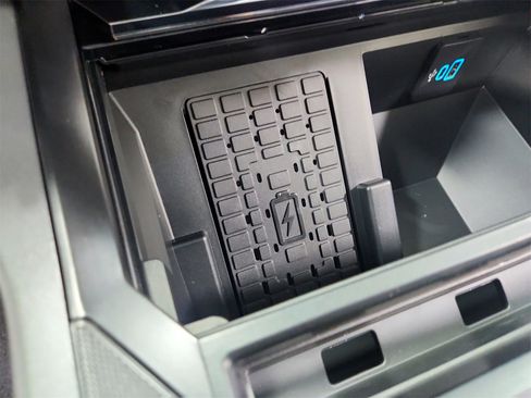 New 2026 Ford F250 Lariat w/ Chrome Package image 32